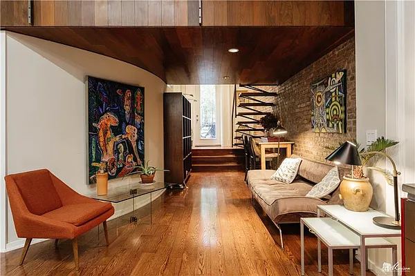 Rented by Maison International | media 21