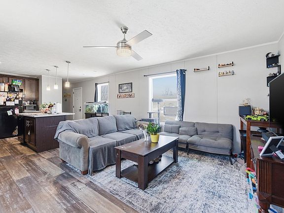 5th image of 2700 W C St #52