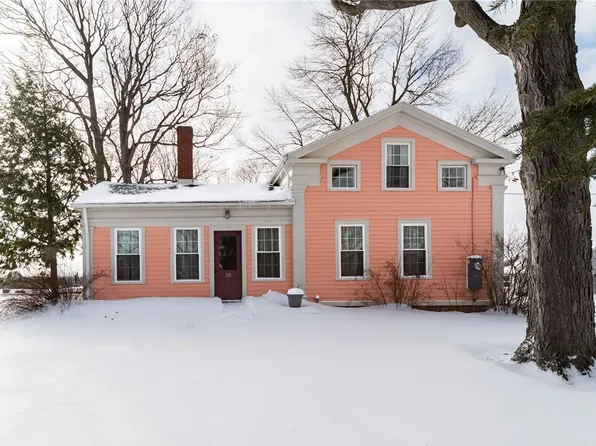 28 Chapel St, Elba, NY 14058