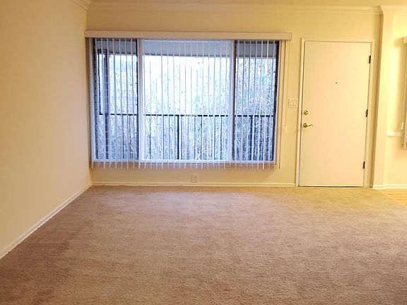 3rd image of 1047 Euclid St #7