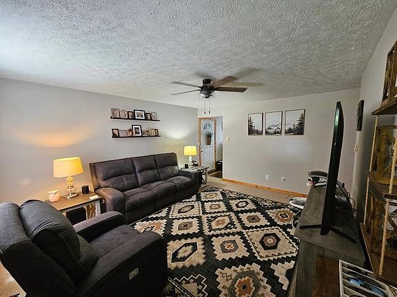 3rd image of 710 Grant St
