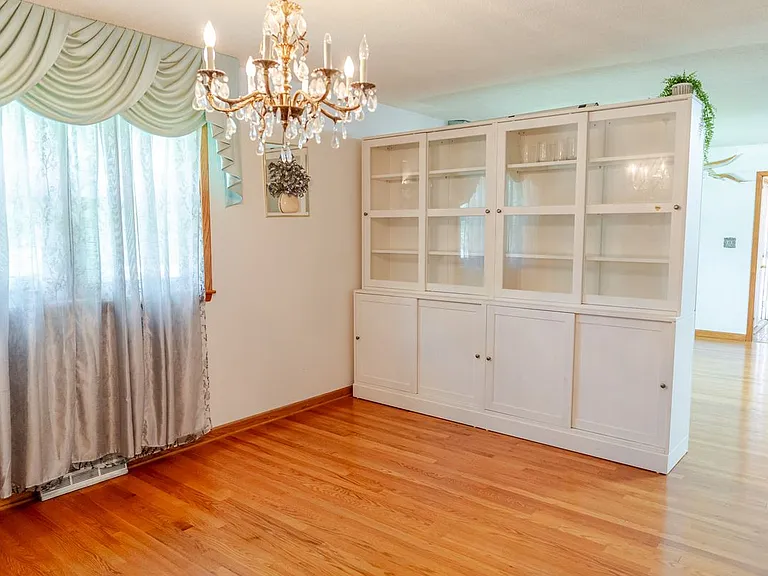 8020 Oakland Ave — Photo 10