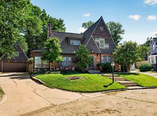 3925 Pine Knot Ct, Wichita, KS 67208