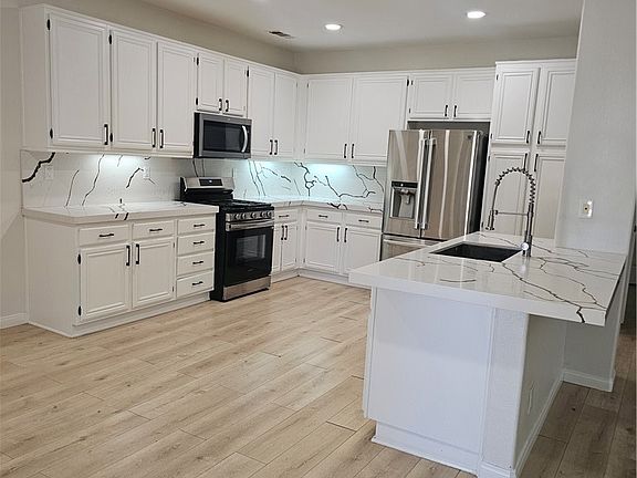 3rd image of 4206 Vahan Ct