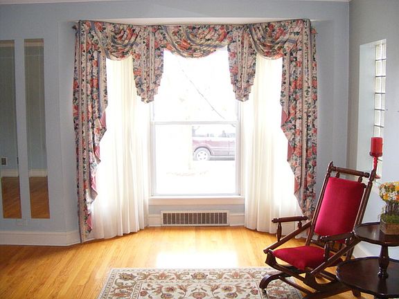 3rd image of 1727 N Newland Ave