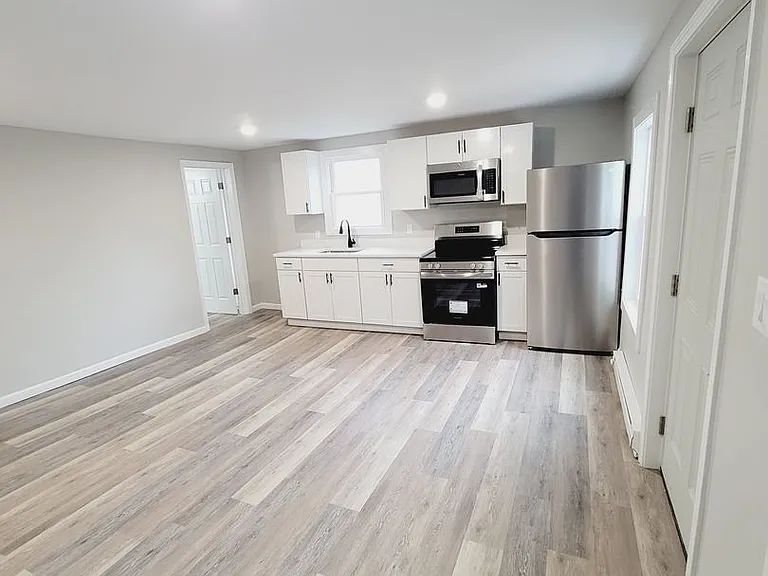 1112 Bedford Ave — Photo 4