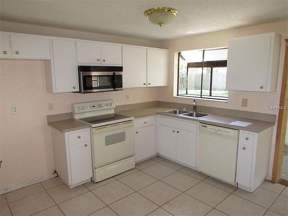 3rd image of 506 Timber Bay Cir W
