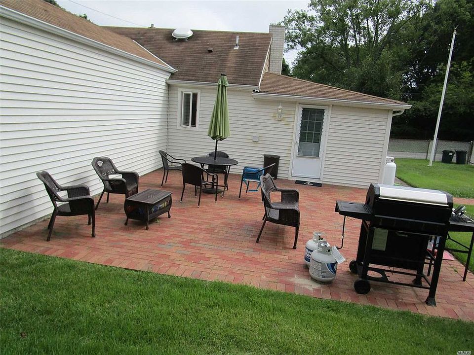 1st image of 404 Kane Ave