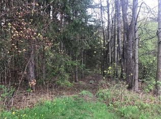 18089 Chanticleer Ct, Chagrin Falls, OH 44023