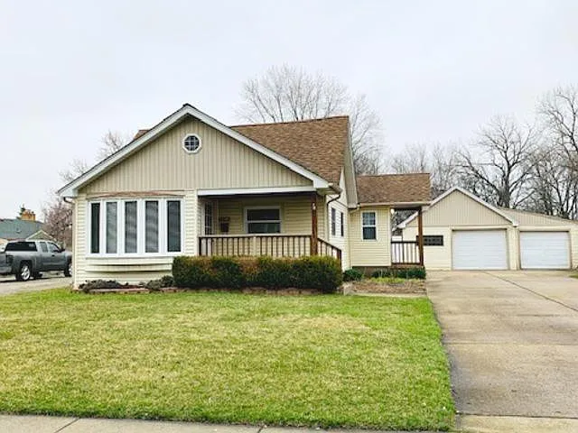 8515 Oak Park Ave photo 1