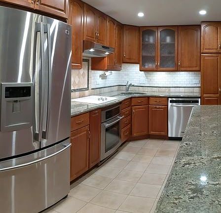 5th image of 901 Center St Unit 108
