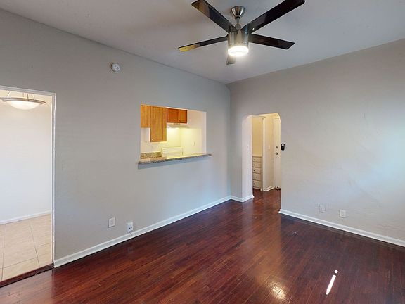 3rd image of 715 S St Andrews Pl APT 111