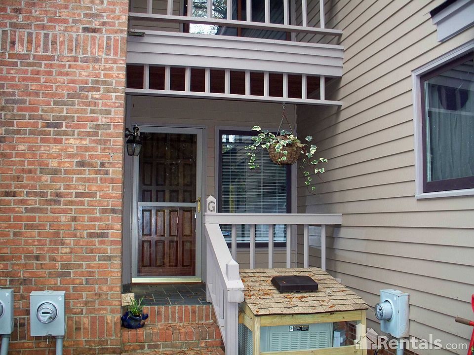 1st image of 231 E Park Ave