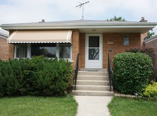 7741 Mason Ave, Burbank, IL 60459