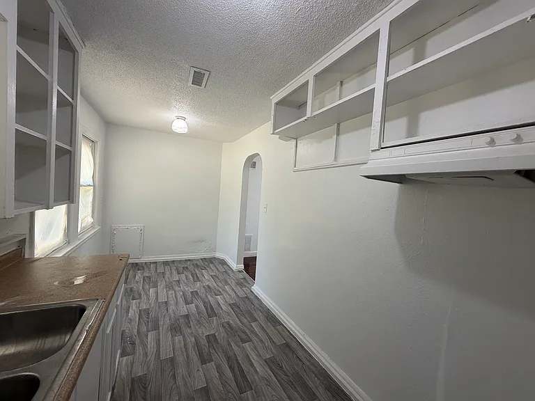 1542 N Estelle Ave — Photo 12
