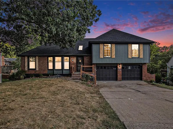 7401 N Amoret Ave, Kansas City, MO 64151