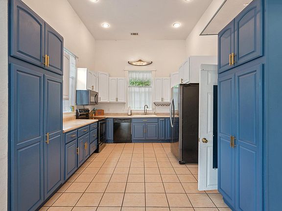 4th image of 938 5th St