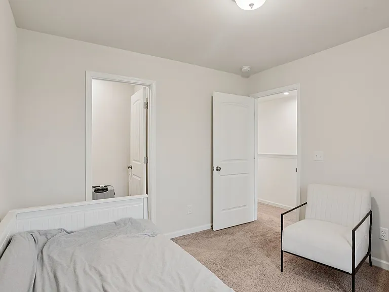 207 Mount Royal Ct — Photo 29