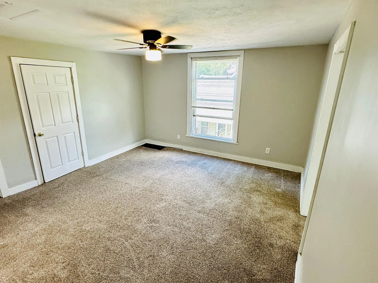 3 bed, 1250 sqft, $1,480 — Photo 3