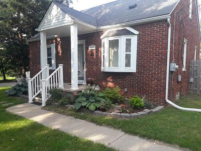 6908 Livernois Rd, Troy, MI, 48098