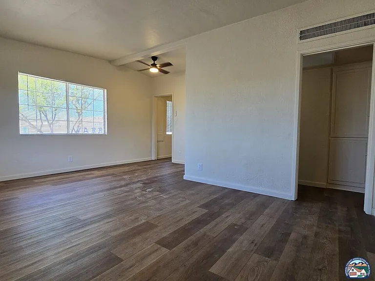 1465 W Hamilton Ave — Photo 3