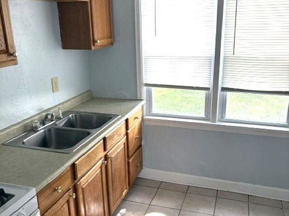 5th image of 320 Ohio St