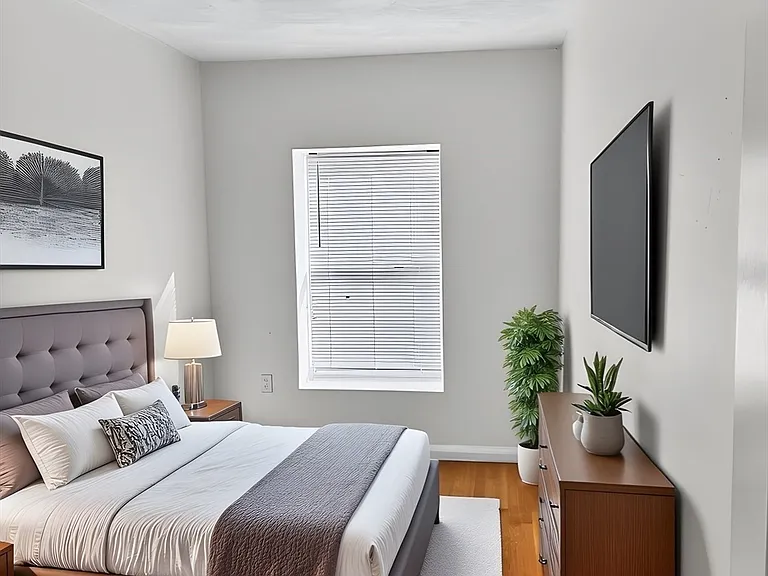 12 Paris St #2 — Photo 4