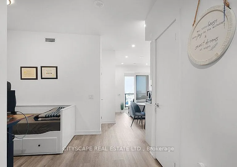 5 Wellington St S #814 — Photo 10
