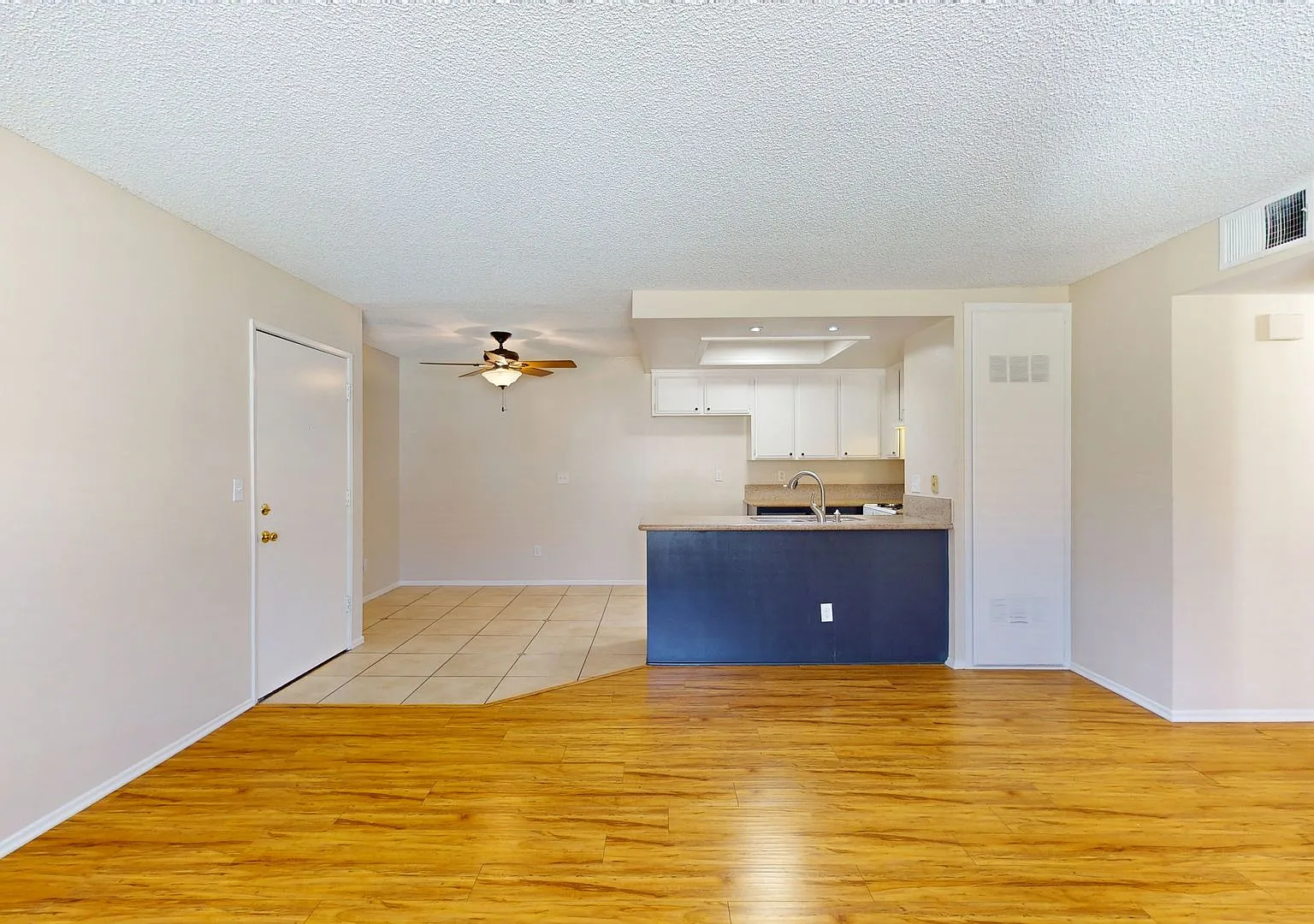 2532hu — Photo 1