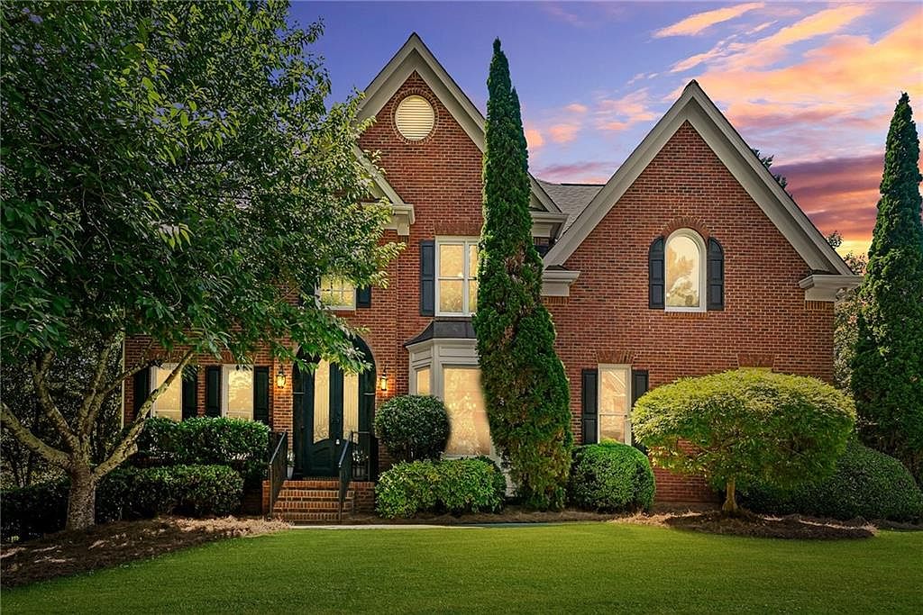 Home at 200 York Town Cir, Johns Creek