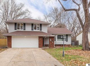 3004 Leawood Dr, Bellevue, NE 68123