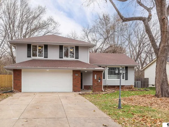 3004 Leawood Dr, Bellevue, NE 68123