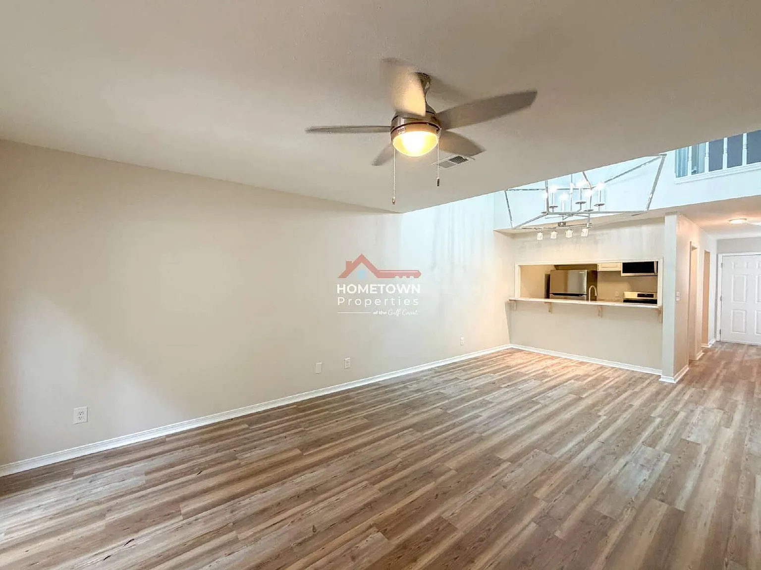 2 bed, 1.5 bath, 1260 sqft, $1,575 — Photo 3