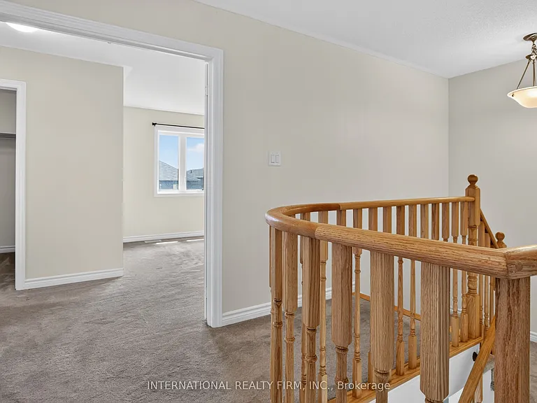 240 Ridley Cres — Photo 19