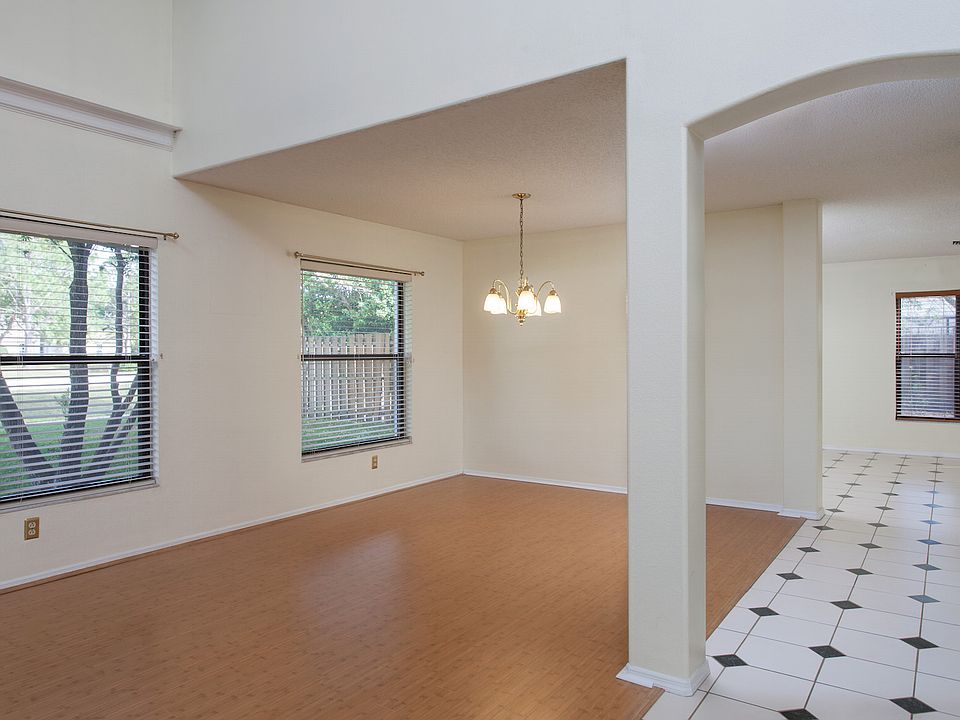 1st image of 5712 Holly Ct