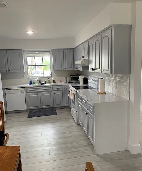 18312 Driggers Ave — Photo 2