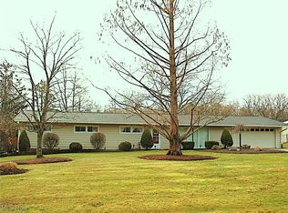 6626 Hawthorne Dr, Brecksville, OH 44141