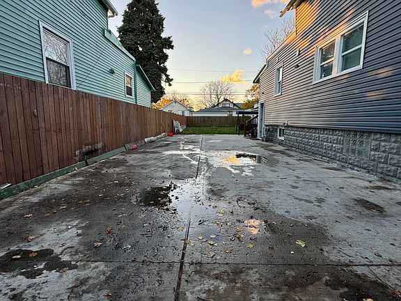 5th image of 610 S 6th Ave