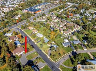 9 Stanworth Rd S, Kendall Park, NJ 08824