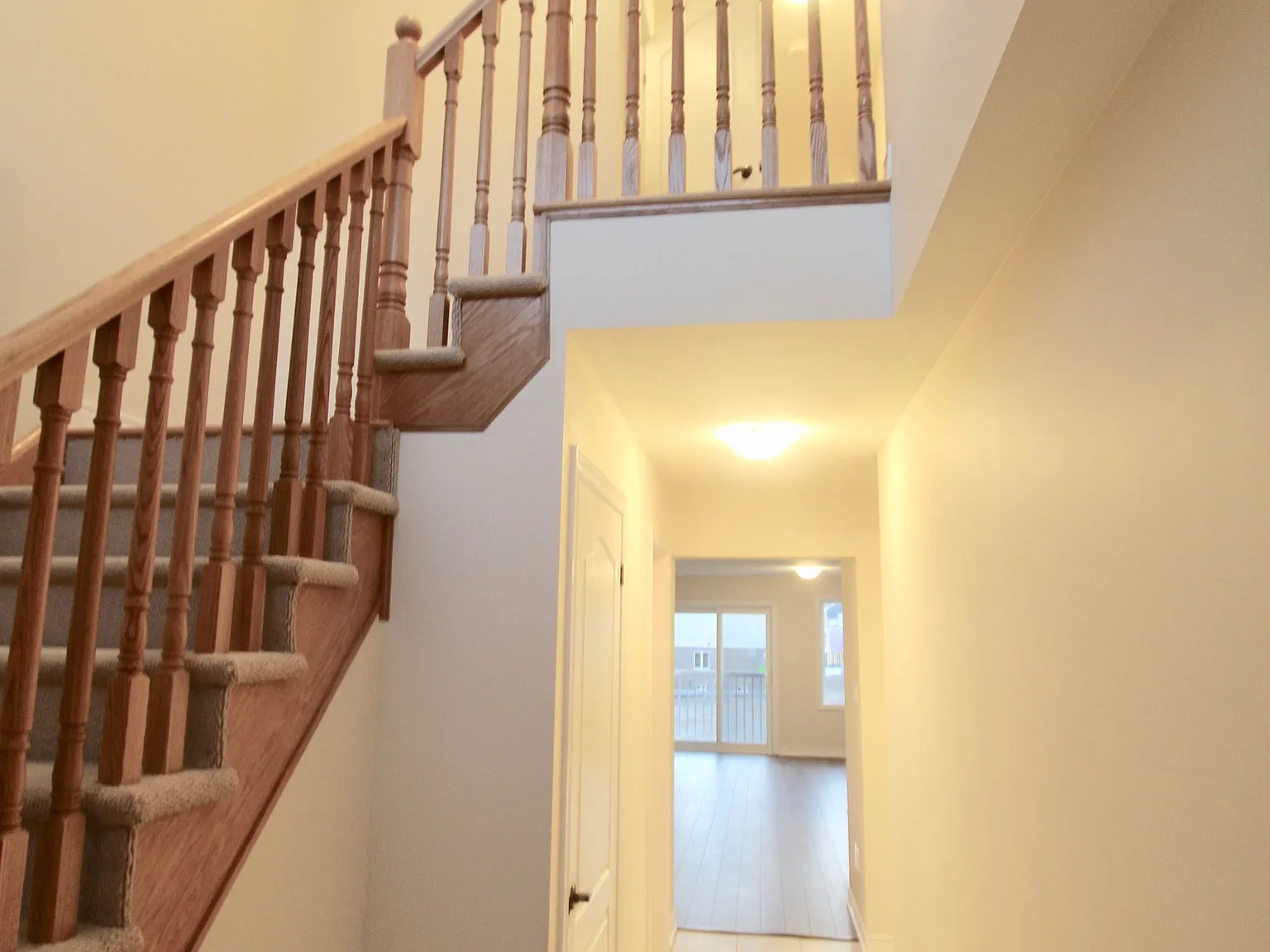 3 bed, $3,000 — Photo 2