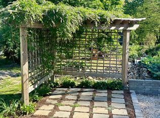 2 Mulligan Dr, Dover, NH 03820