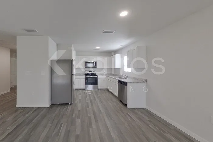 3 bed, 2.0 bath, 1246 sqft, $1,925 — Photo 4