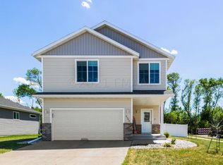 6194 63rd Ave S, Fargo, ND 58104
