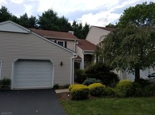 137 Carriage Ln #137, Newton, NJ 07860