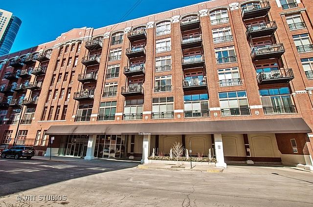 1st image of 360 W Illinois St APT 304