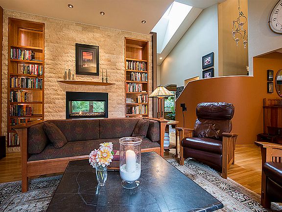 3rd image of 11194 Blue Pond Pl NE