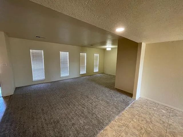 12112 Phoenix Ave NE — Photo 3
