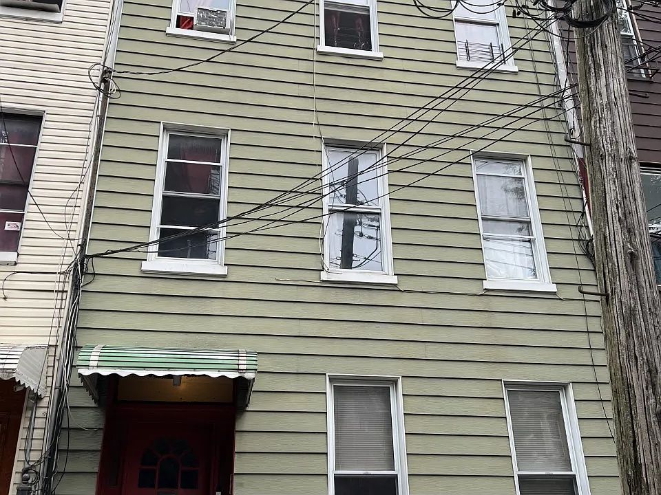 1st image of 408 Linden St