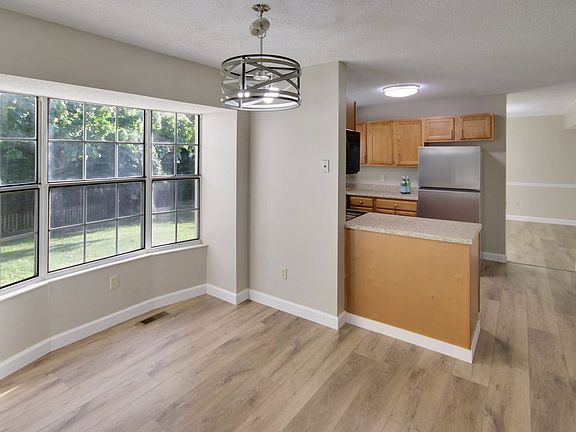 4th image of 1392 Justerini Dr