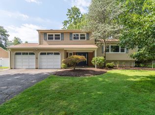 26 James Ave, Kendall Park, NJ 08824